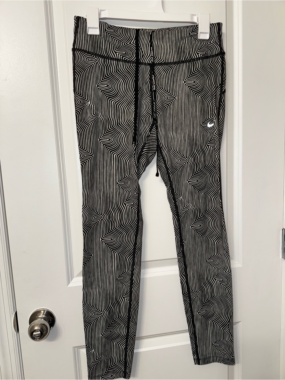Nike Black & White Active Leggings with Optical Wave Print